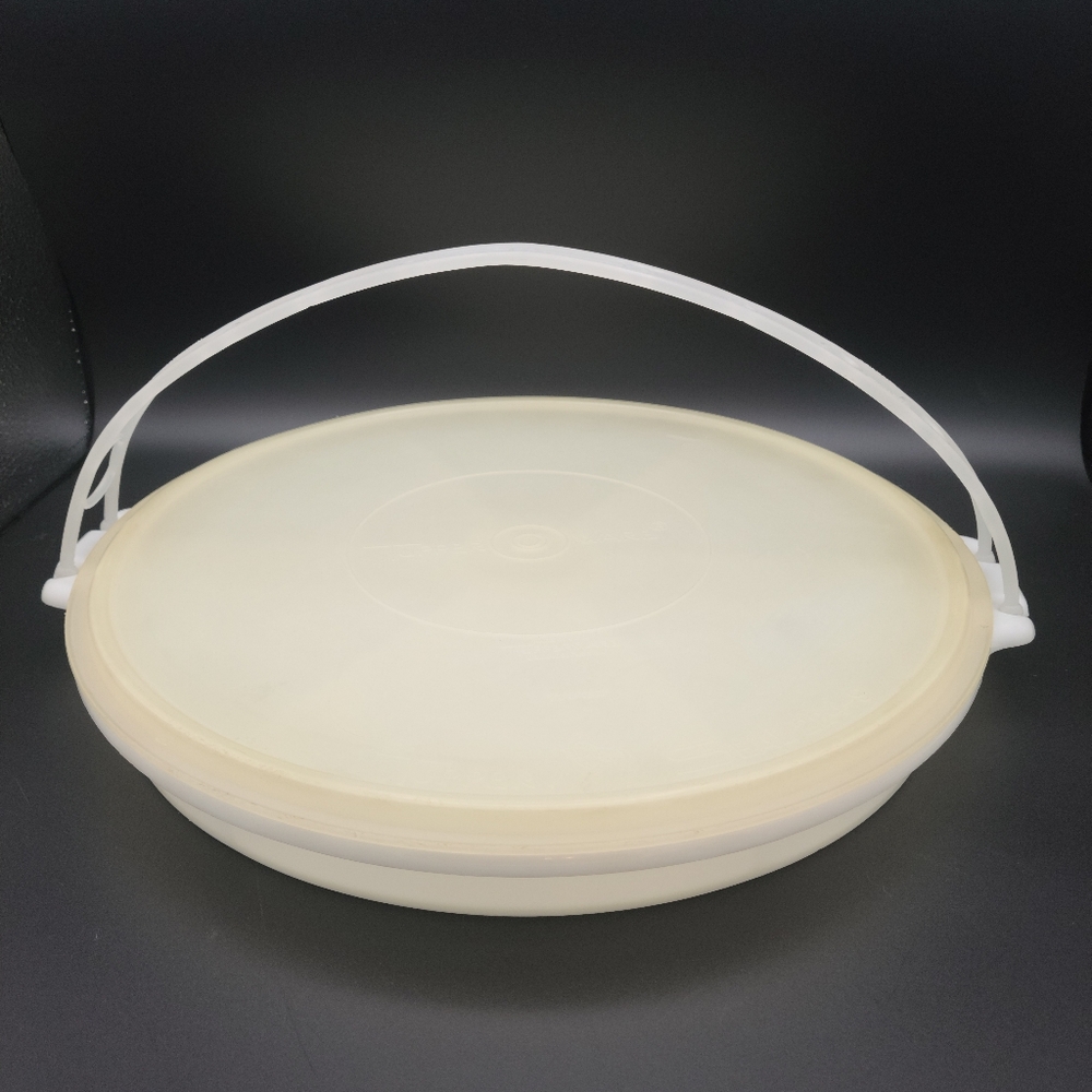 Vintage Tupperware Party Susan Serving Center